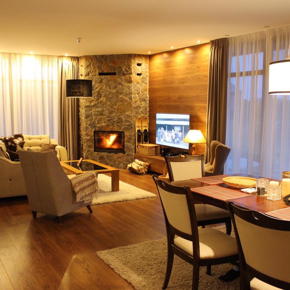 ДОМА ГДЕ МНОГО СВЕТА